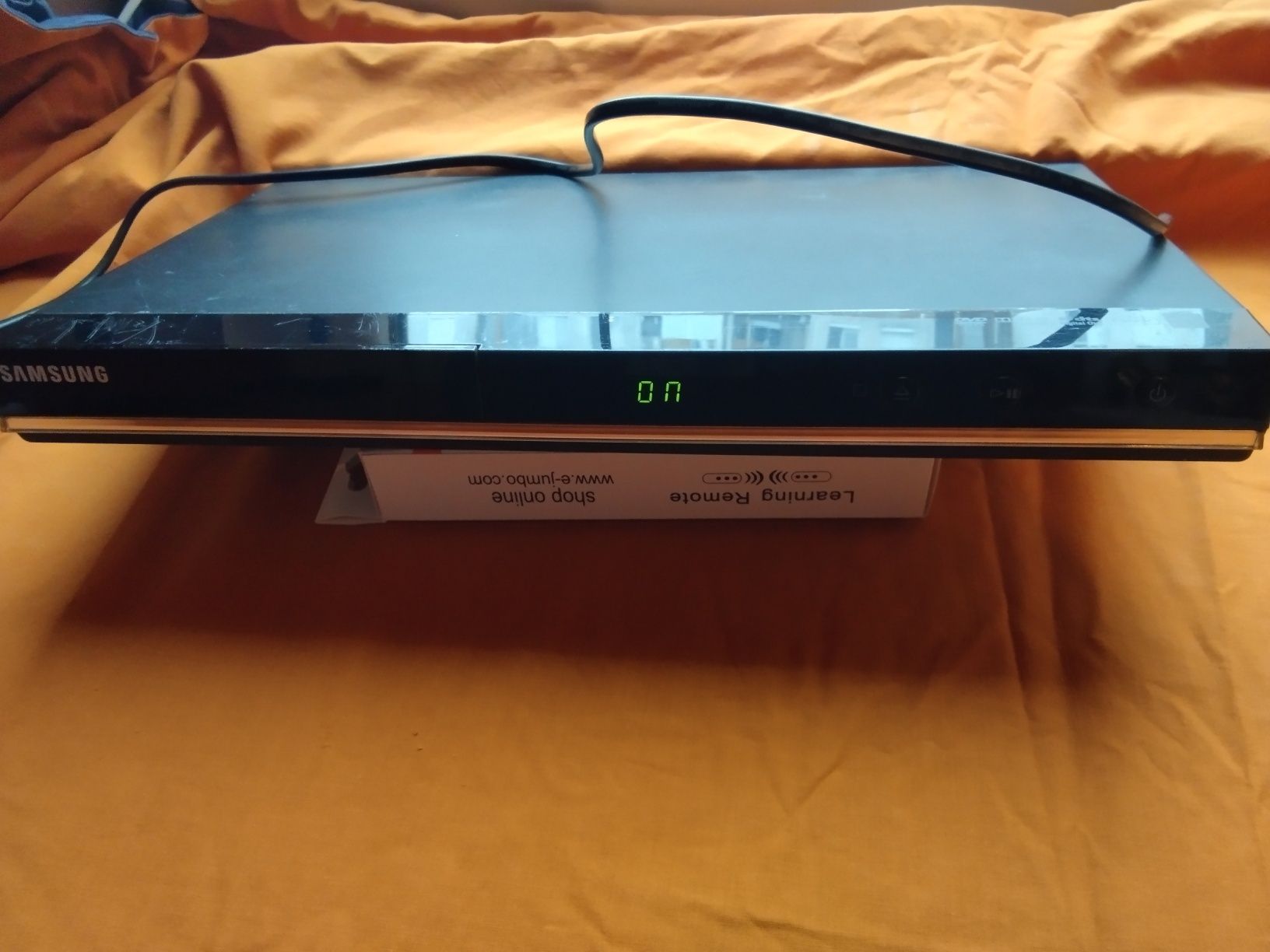 страхотен оригинален DVD PLAYER SAMSUNG с дистанционно управление