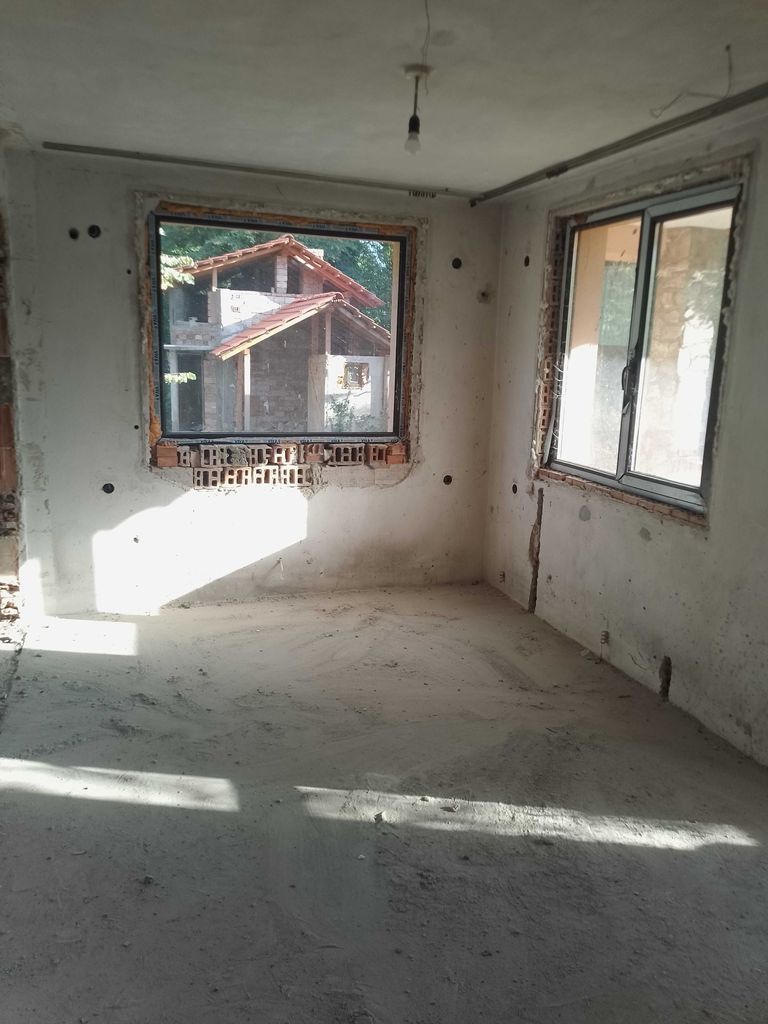 Продава се Къща в с. Орешак, Област Ловеч - 800 кв.м за 285 €/кв.м - Снимка #6