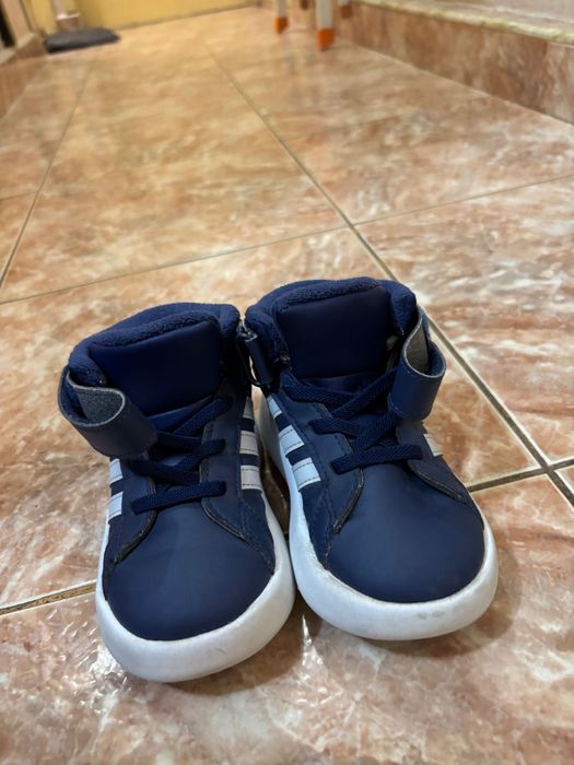 Adidas висок кец