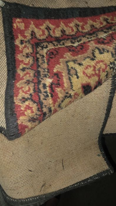 Старые палас и ковёр, большой и поменьше. Цена за всё.