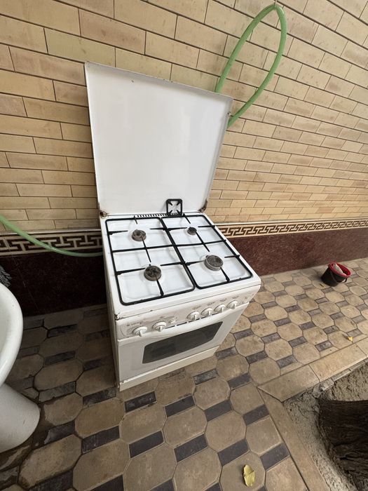 Продам газувую плиту GEFEST