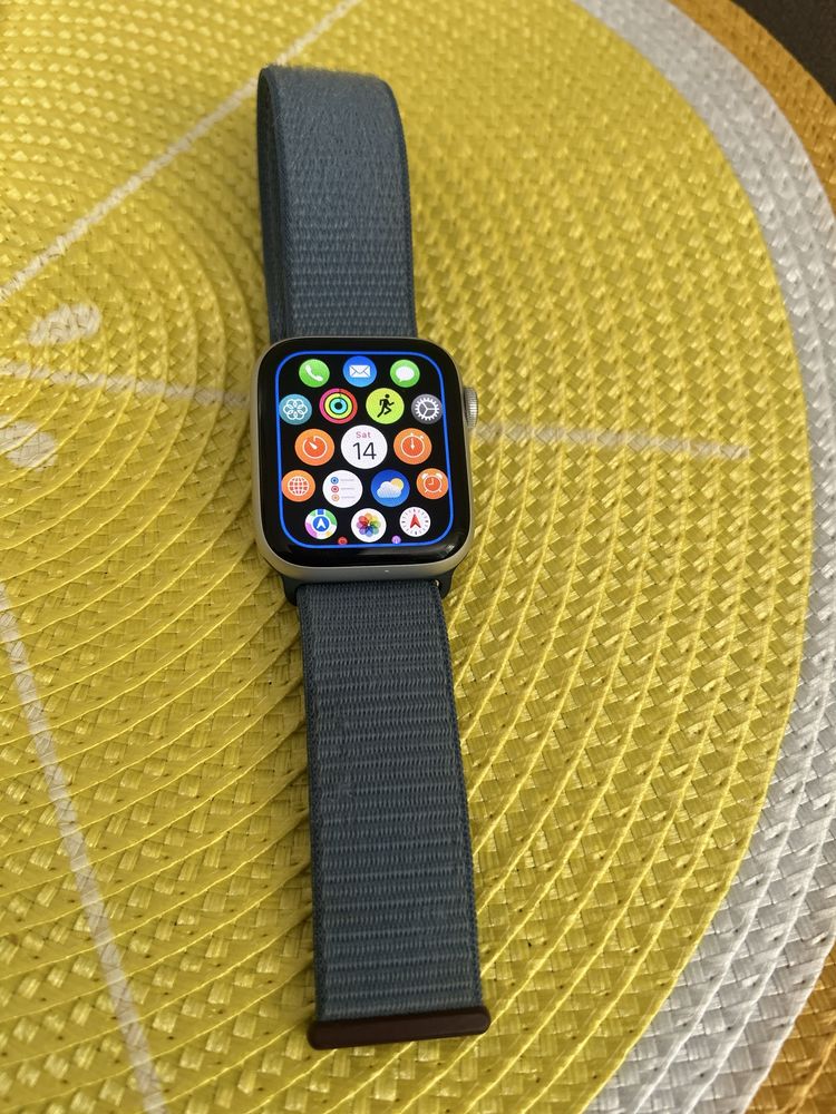 Apple Watch SE (2-ро поколение, 2023), 44 мм
