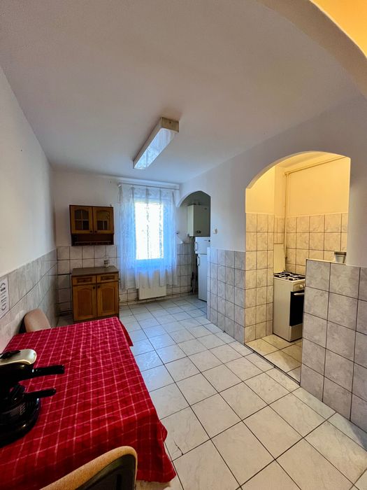 Închiriez apartament zona UMF - Spitalul Județean