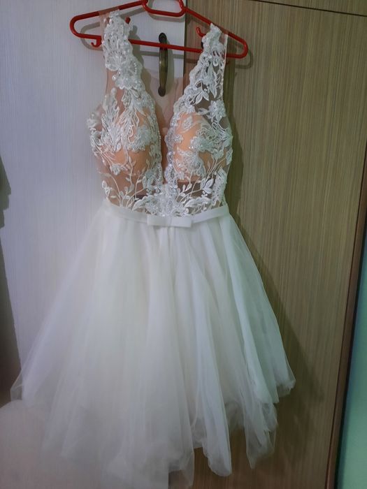 Vând rochie purtata la cununia civila