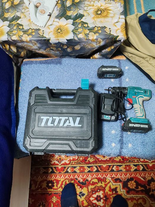 ШРУПОВЁРТ тотал в отличном состояние