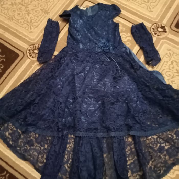 Продам детское платье очень красивое