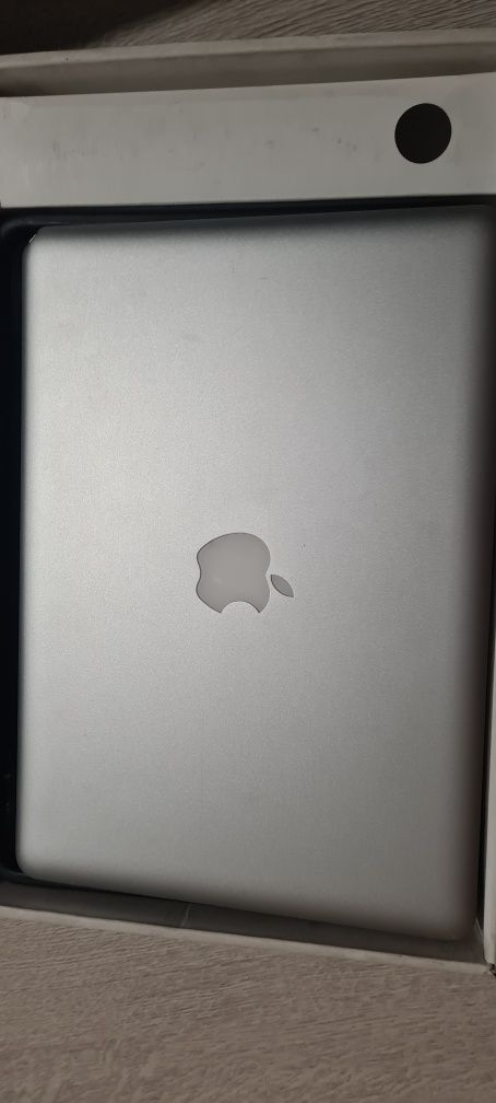 Apple macbook pro 13"