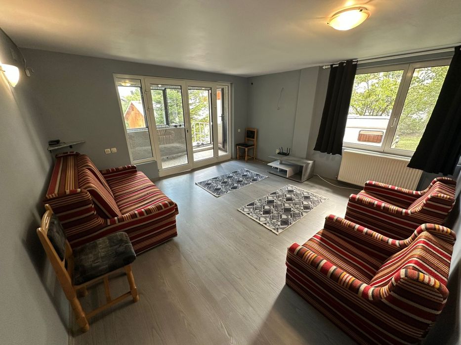 Breaza - închiriere  apartament 2 camere la curte