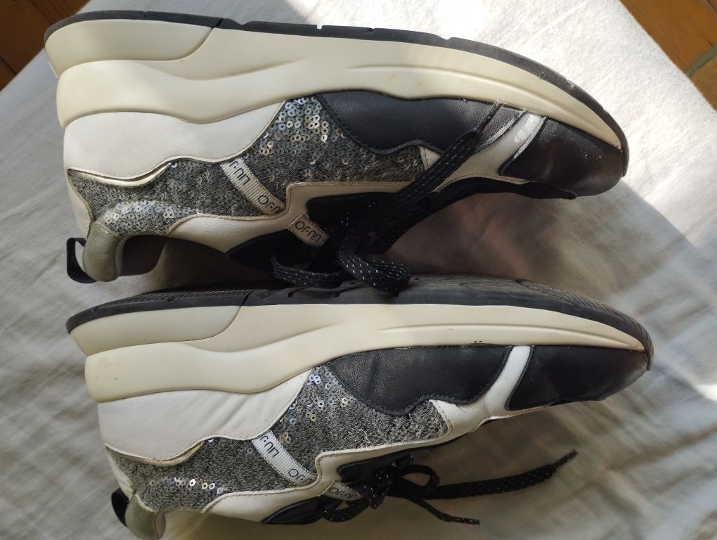 Liu jo, Gianni, Vans, Skechers, Versace, Ste&Me