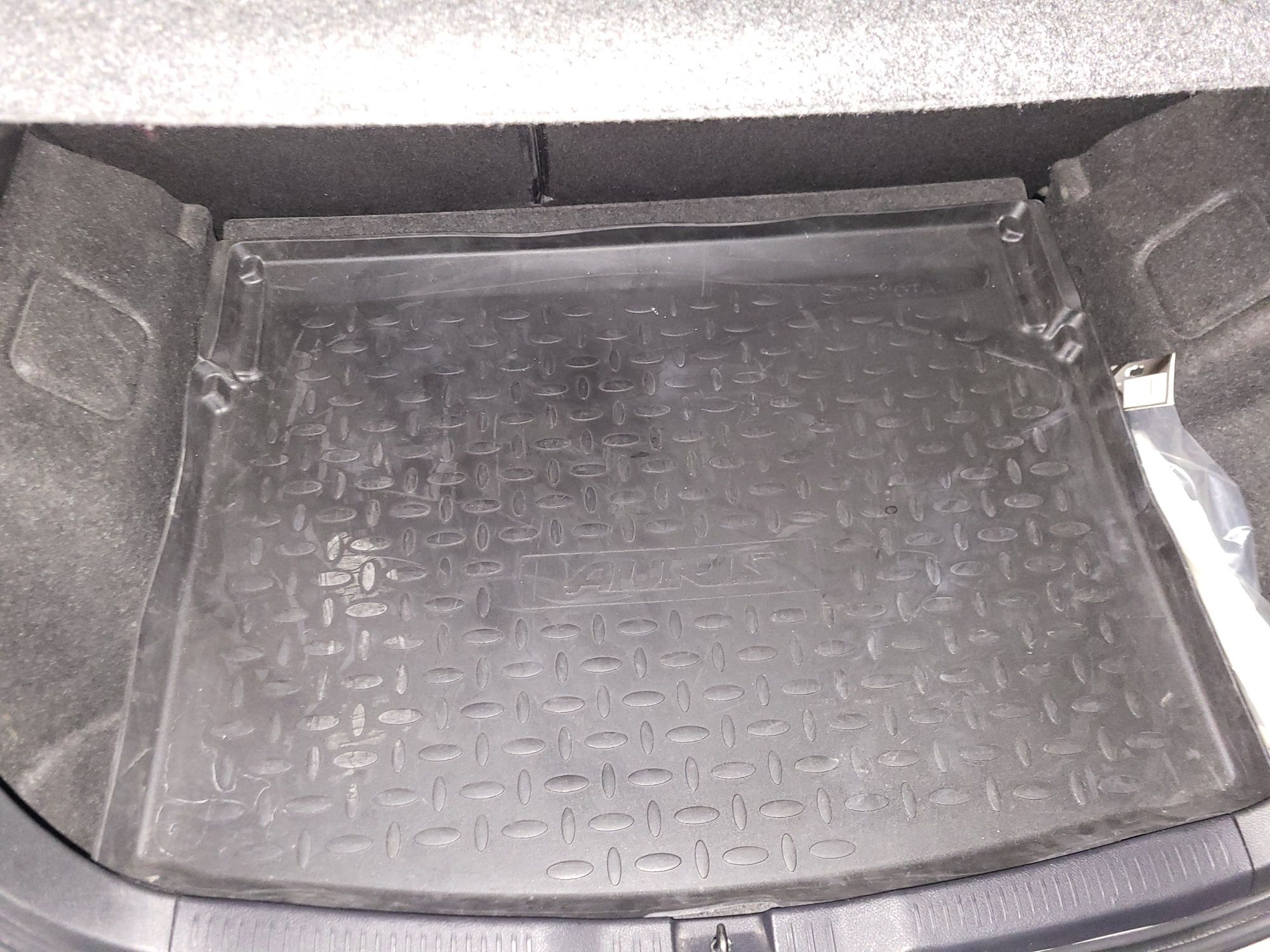 Tava portbagaj Toyota Auris hatchback