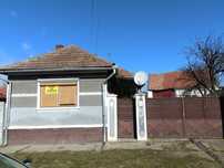 Vând casă în Căstău