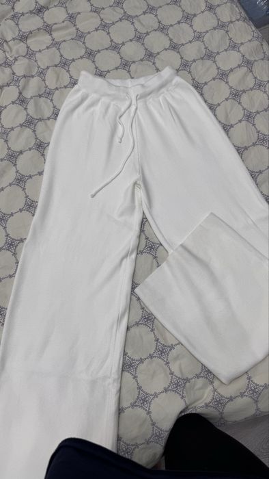 Продам тройку белую