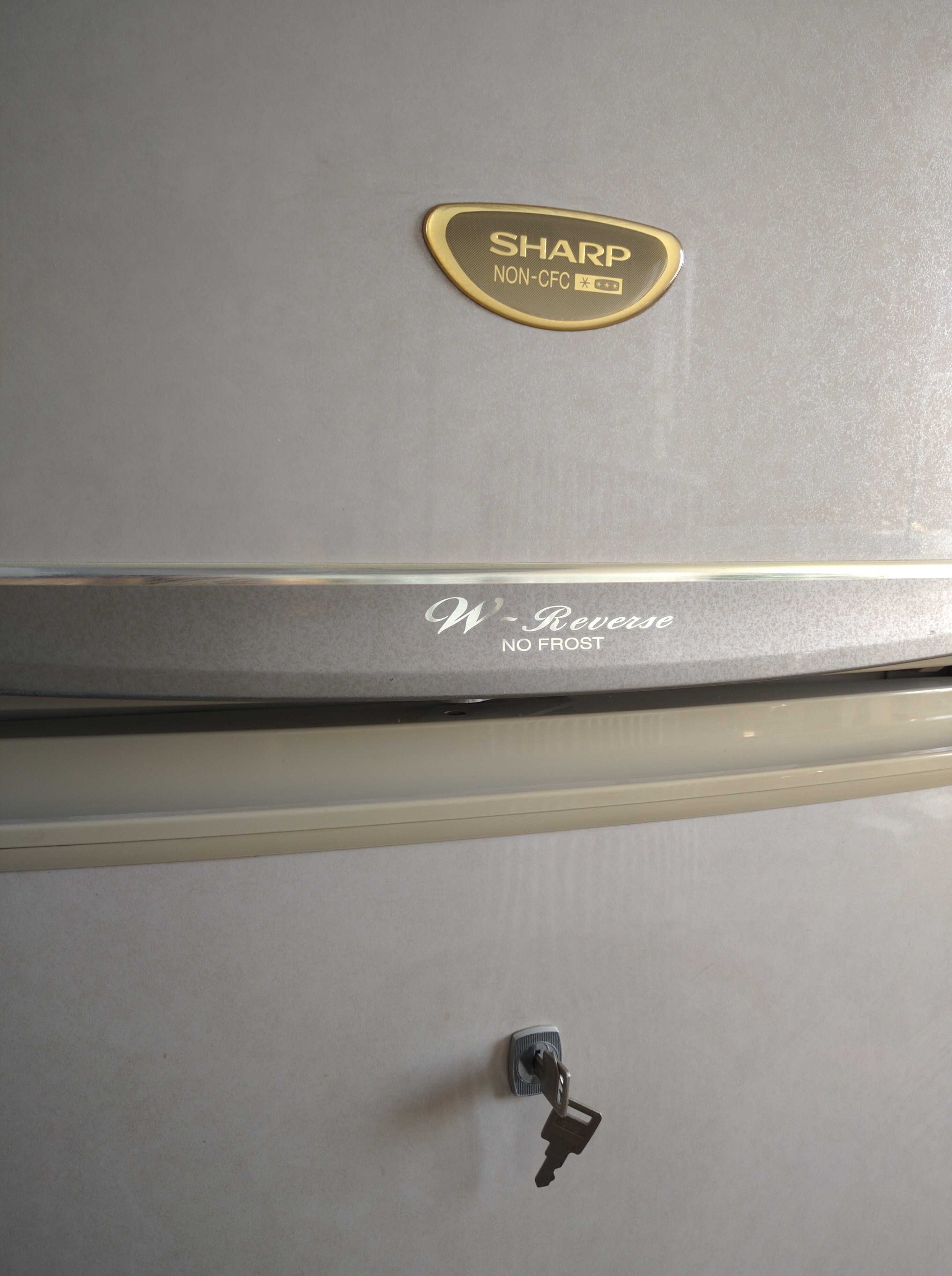 Холодильник Sharp (Japan).