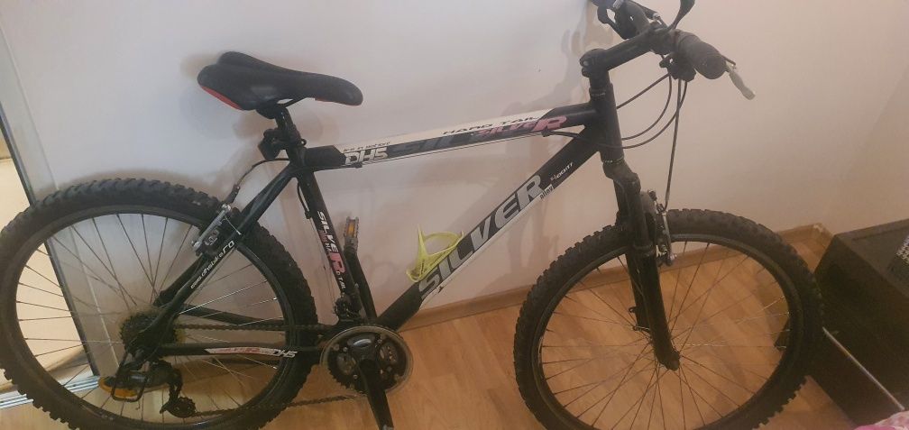 Vând bicicleta băieți