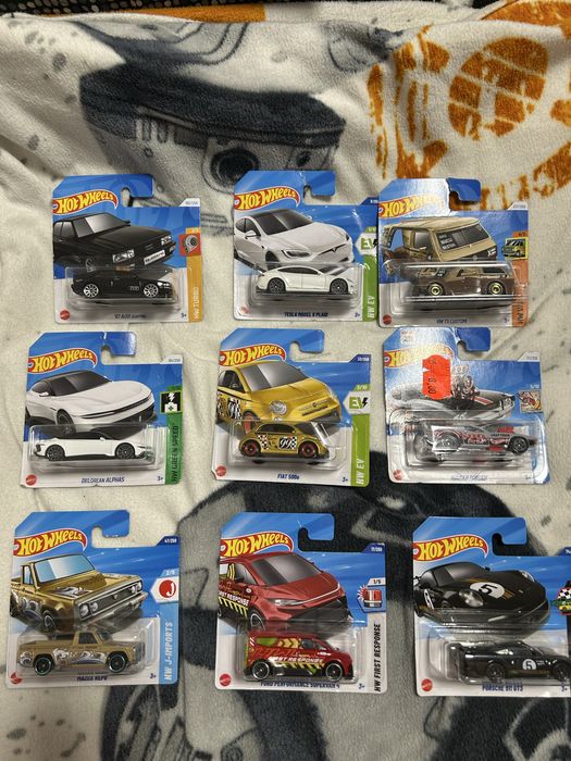 Lot Hot Wheels (41 buc )