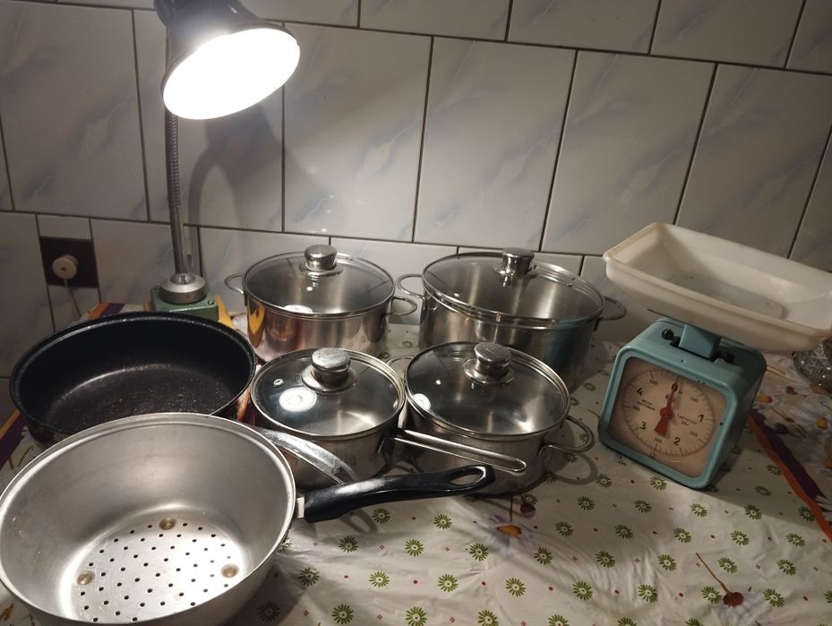 Кастрюли из нержавейки б/