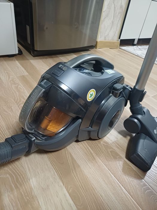 Пылесос с автоматической системой прессования пыли Kompressor