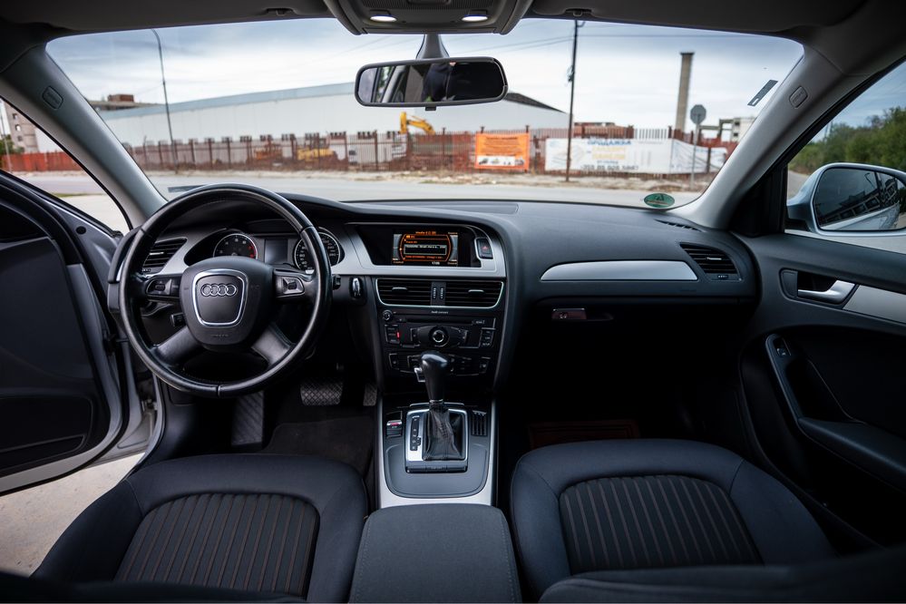 Audi A4 2.0T B8 /2009/