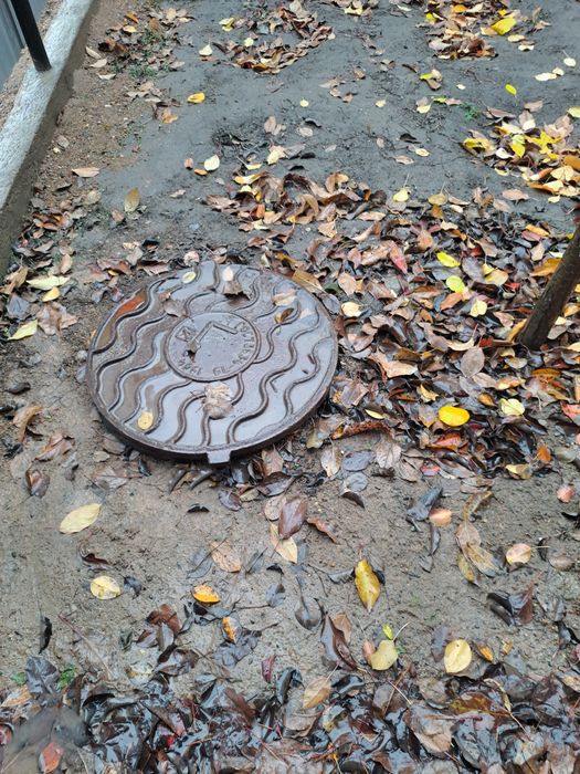 Продам канализационный люк