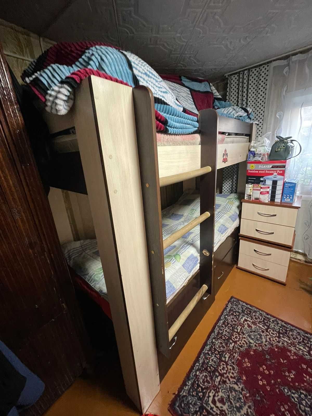 Продам двухъярусную кровать
