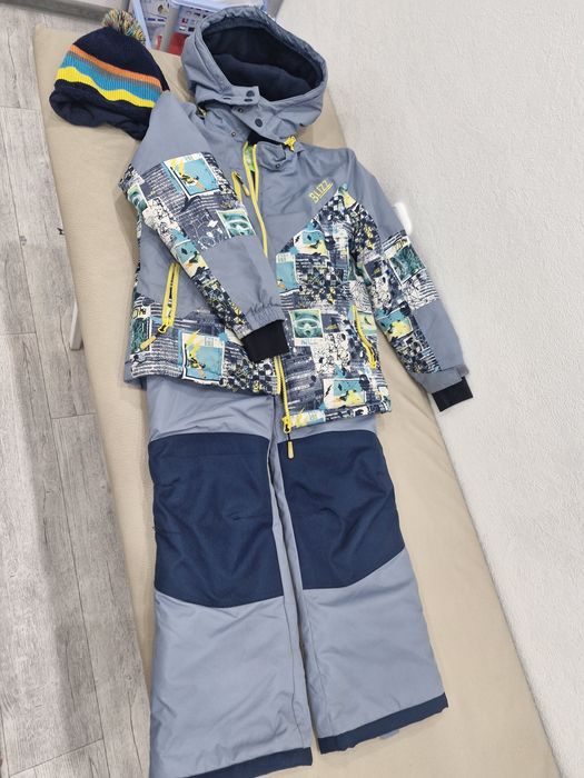 Костюм зимний на мальчикп 10-12 лет