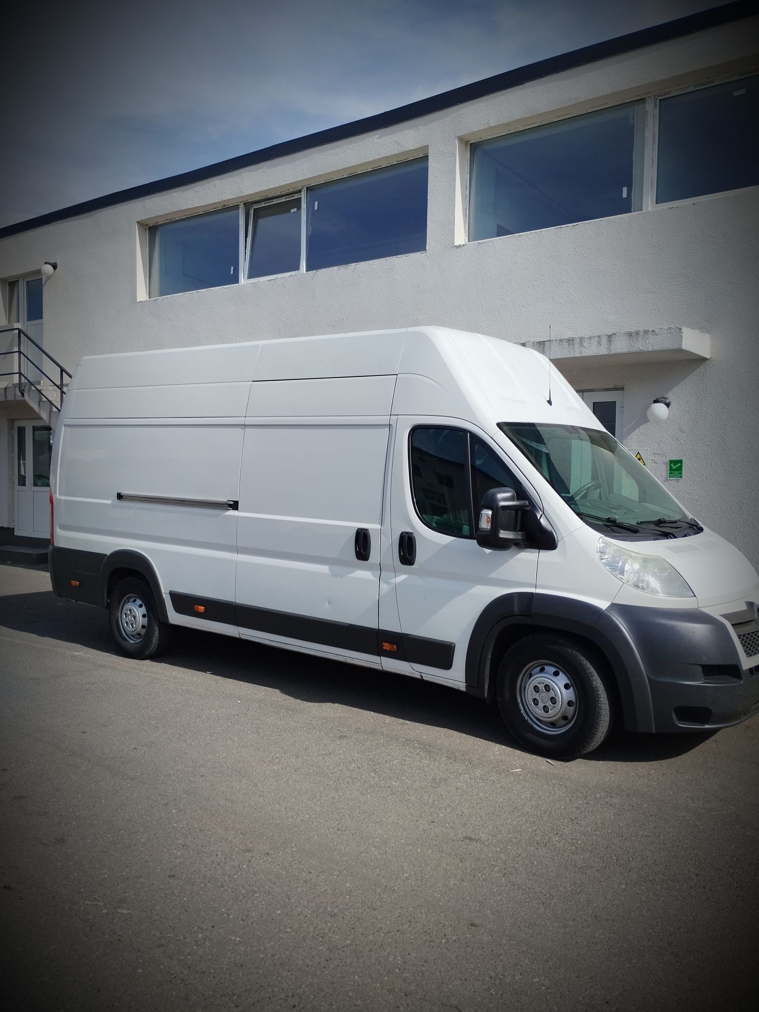 Transport marfa inten și extern