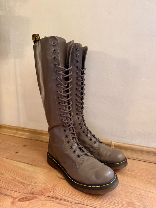 Оригинални Dr. Martens 1B60 Pisa Leather Knee-High Boots.