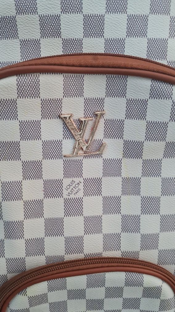 Vând Rucsac,dama Louis Vuitton