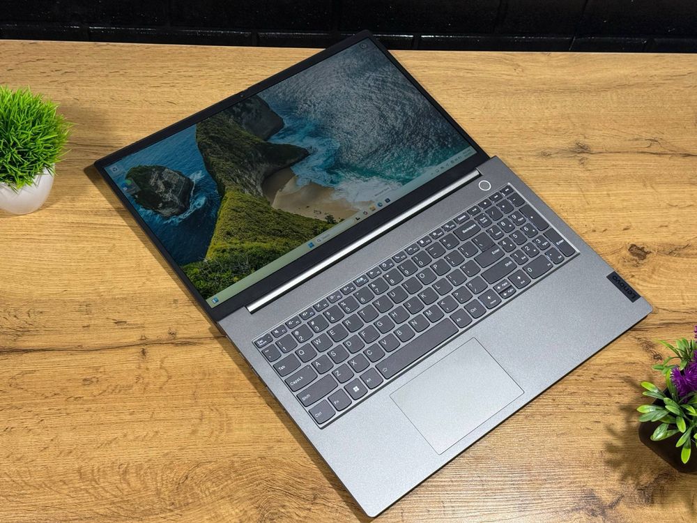 Lenovo ThinkBook G4 Ryzen 5 5625U / 8 / 256 GB NVMe SSD