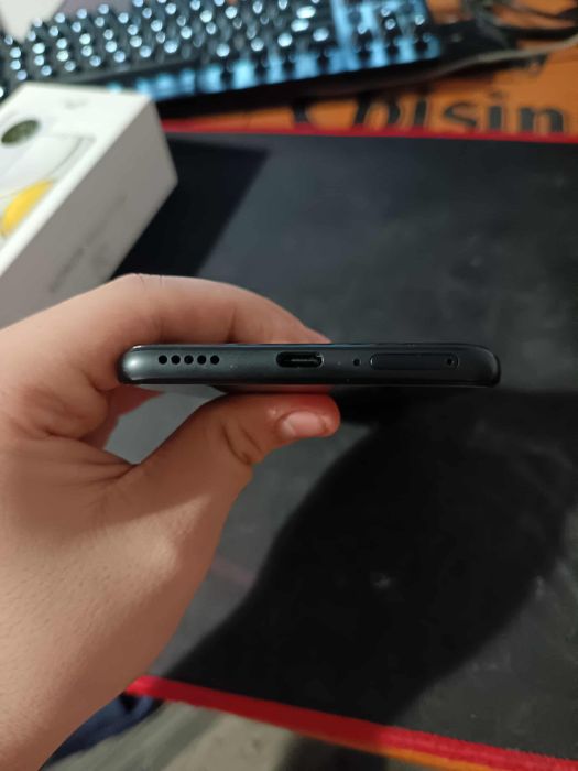 Vând/schimb honor magic 4 lite