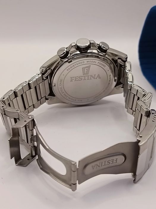 Часовник Festina F20560 / 20 месеца гаранция