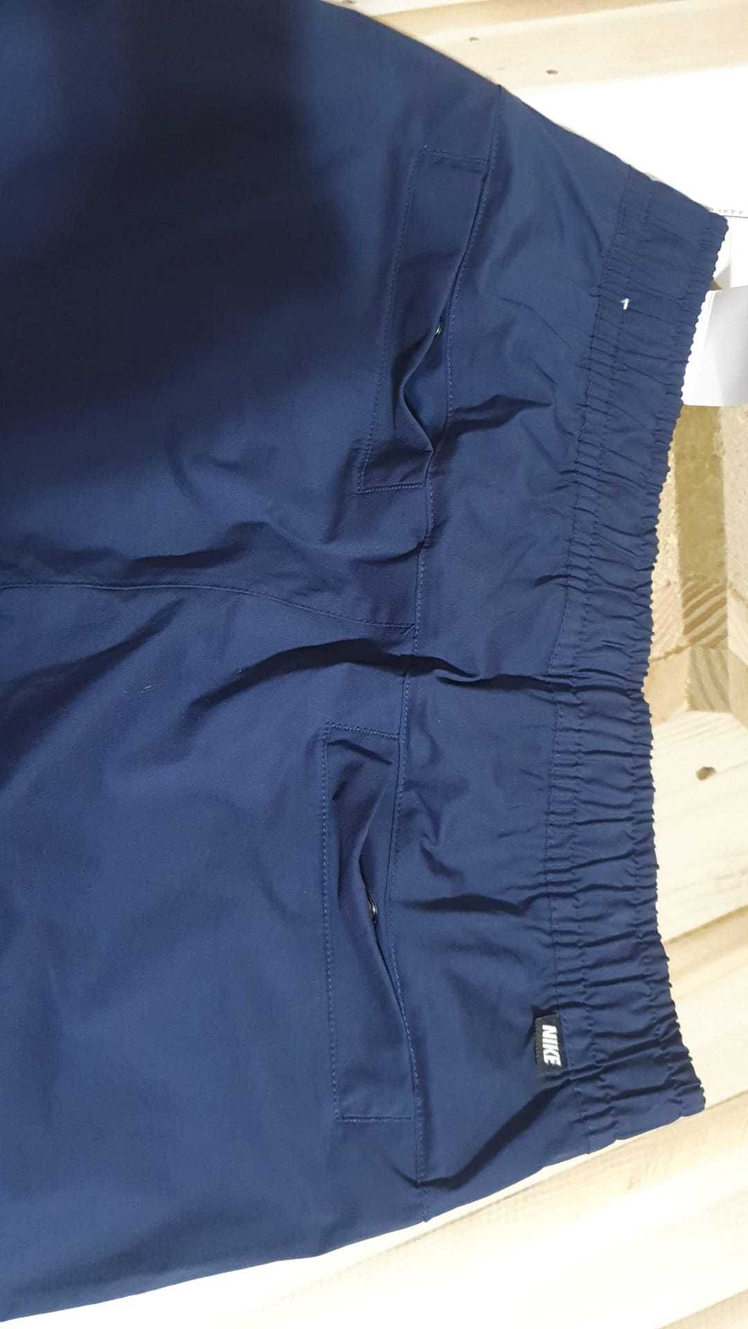 Vand pantaloni Nike DM6823-410 masura S originali noi cu eticheta