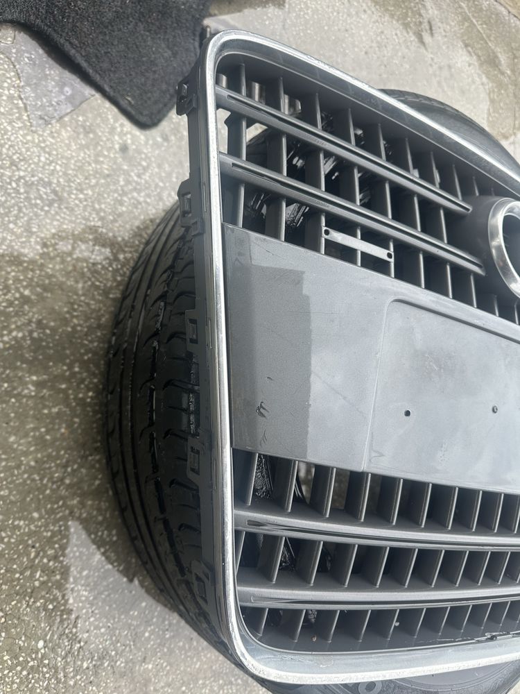 Ауди Q7 Audi Q7 предна маска/Решетка 2007-2009г