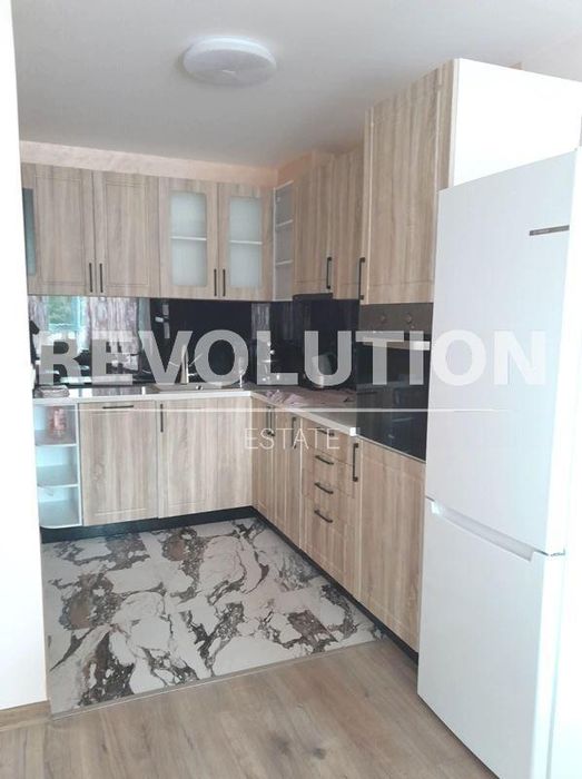 Двустаен апартамент в района на Ален Мак!