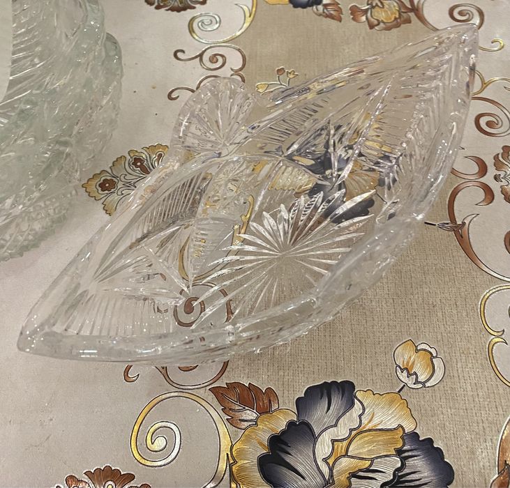 Xurstal chini idishlar