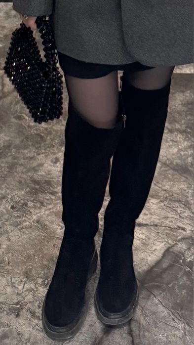 Продаю Замшевые ботфорты