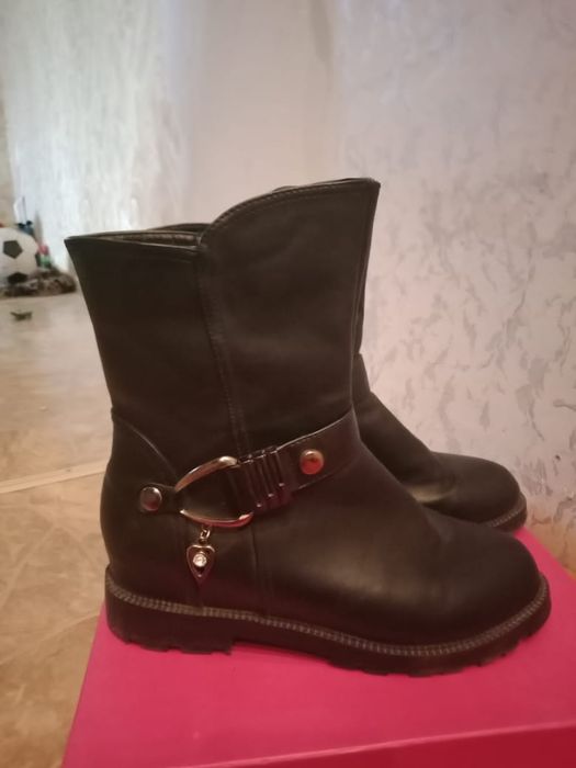 Продам обувь весенняя