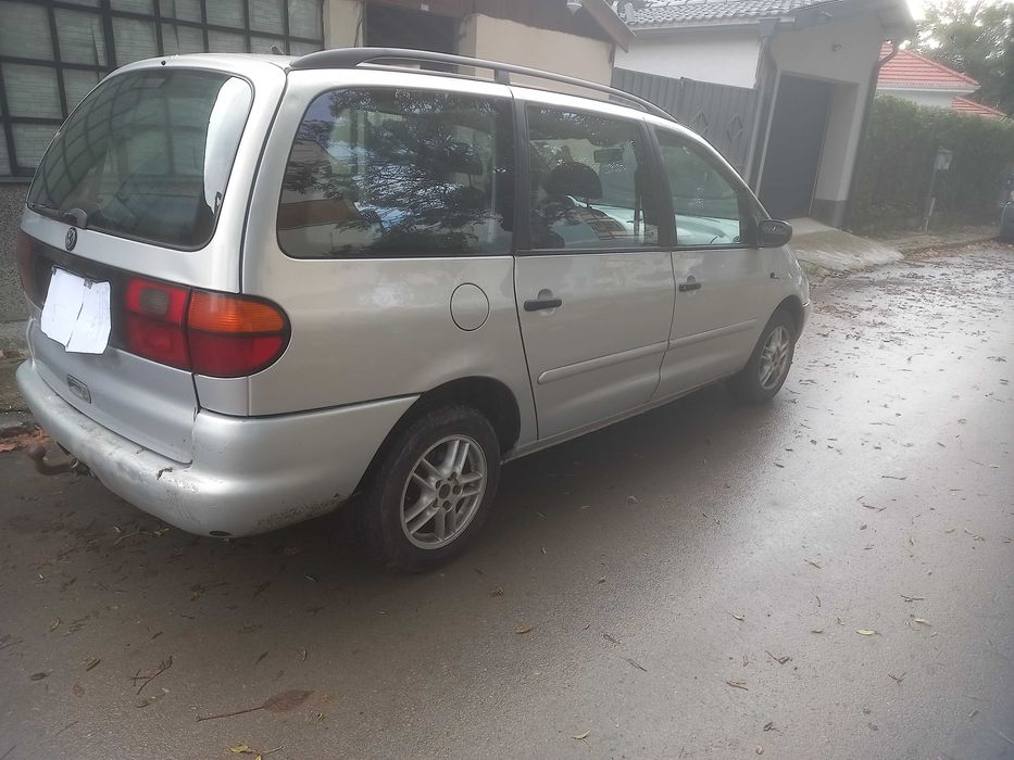 Продавам фолсваген Шаран