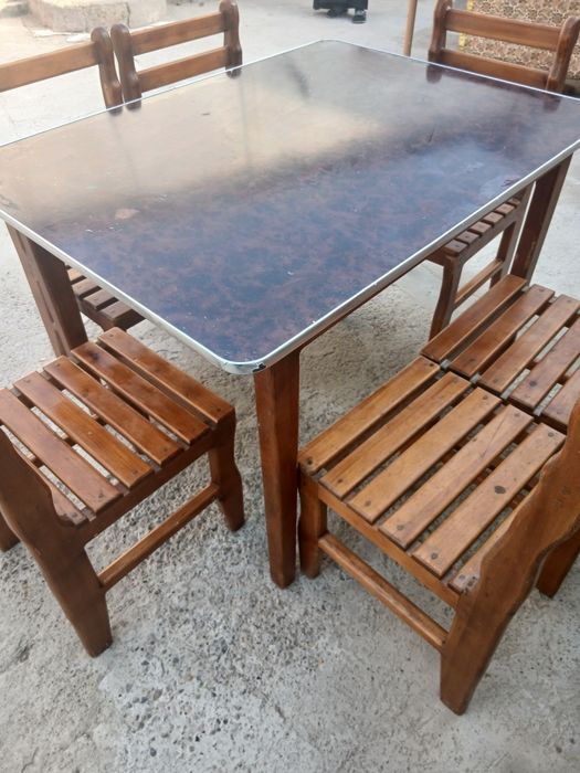 Стол стул 6 кишилик сотилади