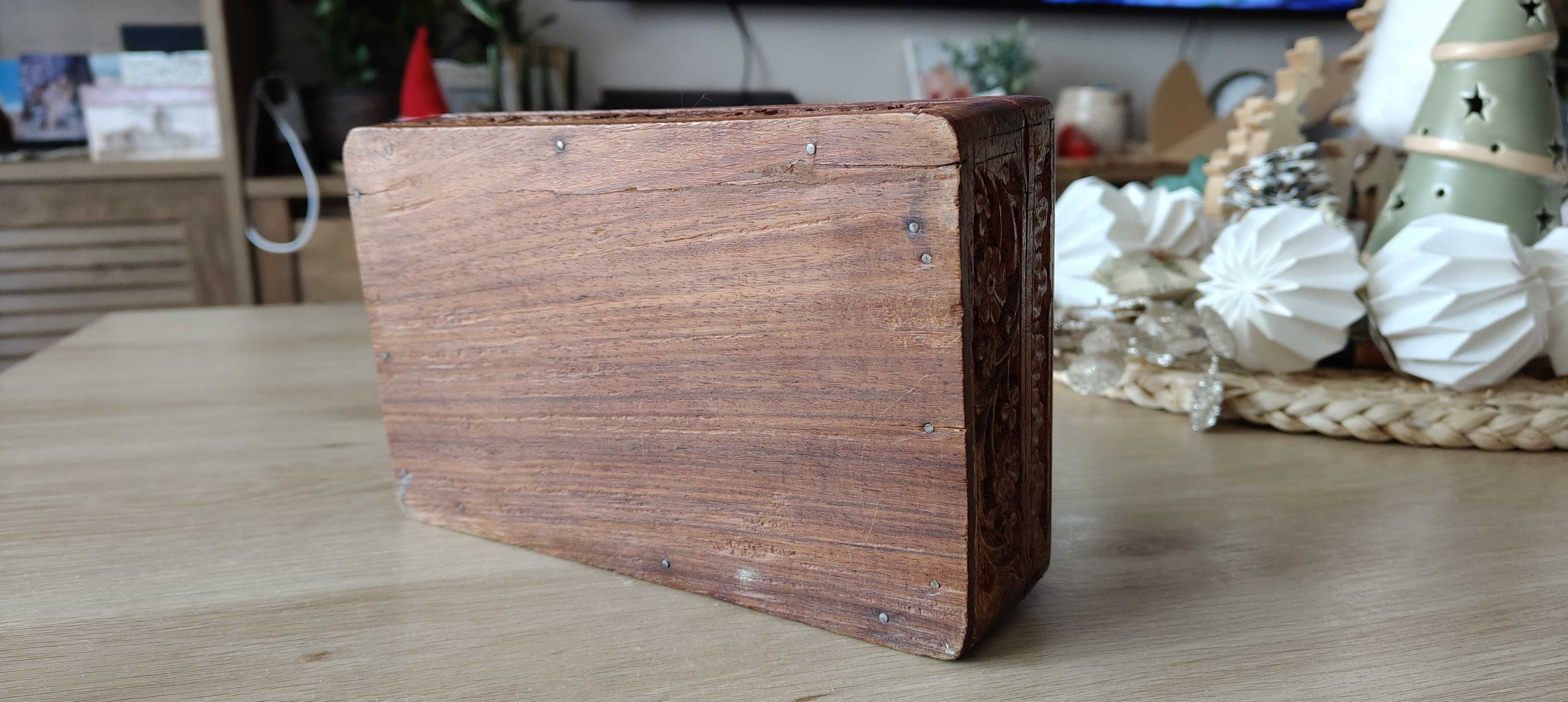 Антикварна кутия за цигари дърворезба