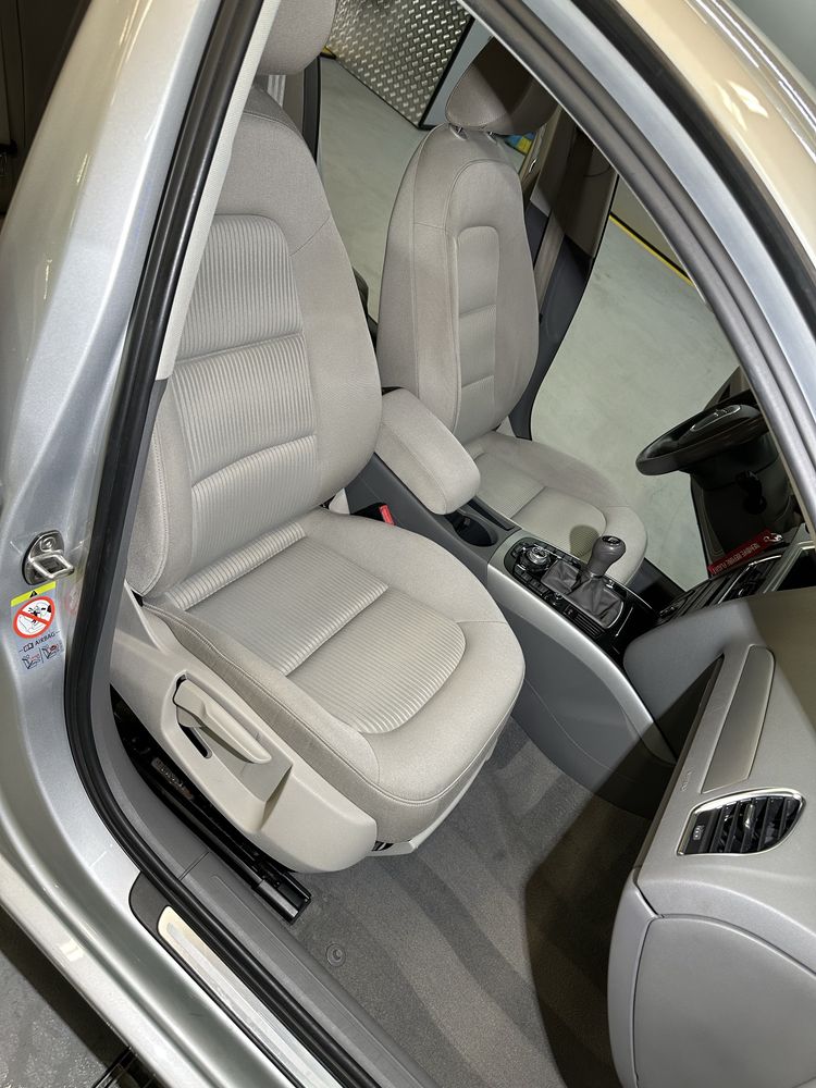 Curațare interior auto