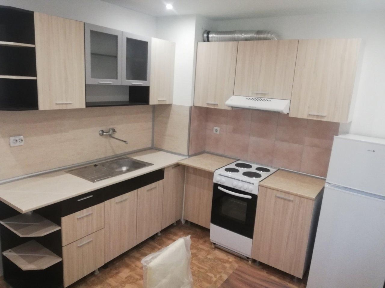 Дава се под наем Двустаен апартамент в Пловдив, Тракия - 65 кв.м за 408 € - Снимка #3