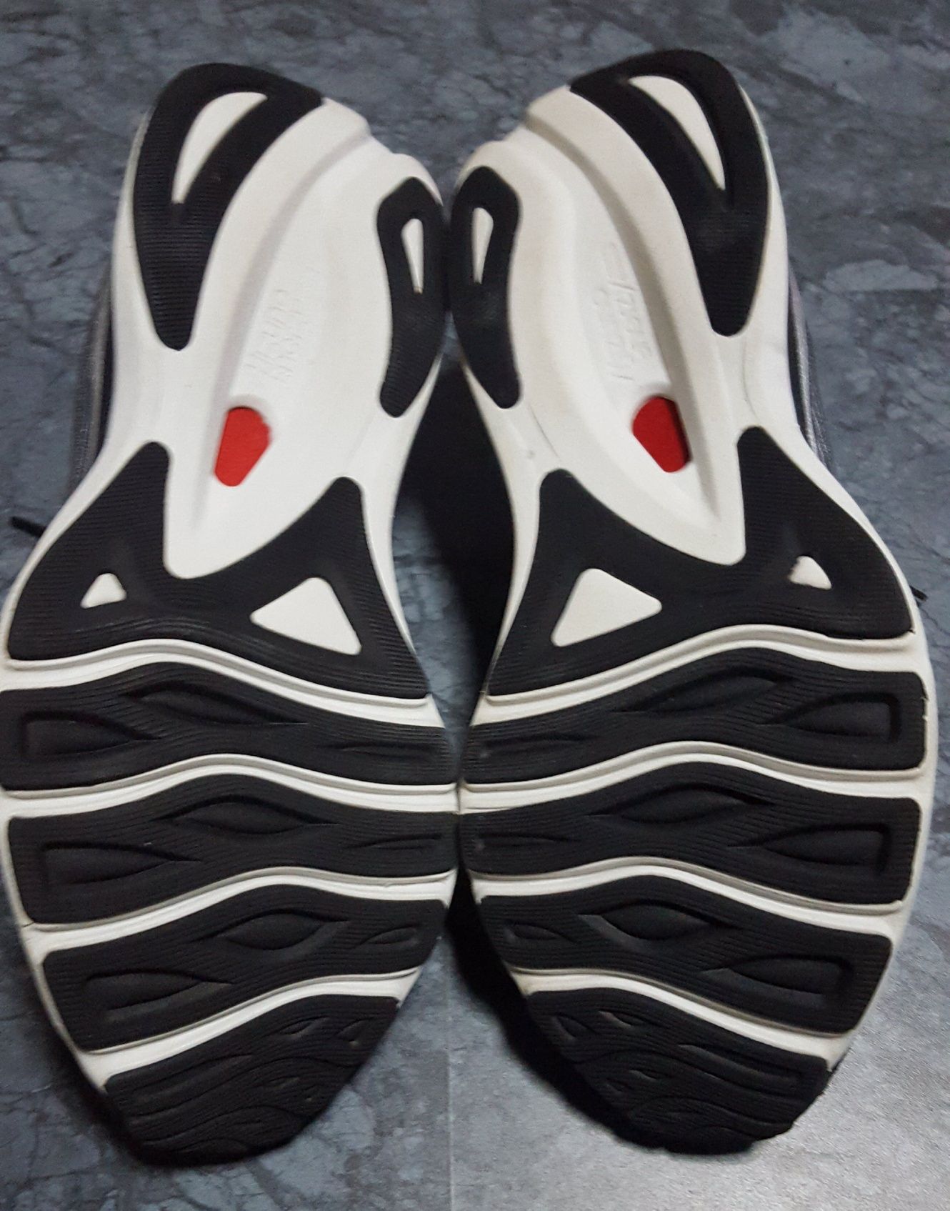 Mizuno Wave Sky 05