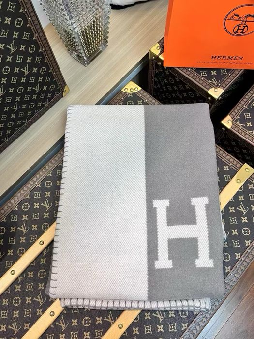 Hermes Одеяло и Възглавница