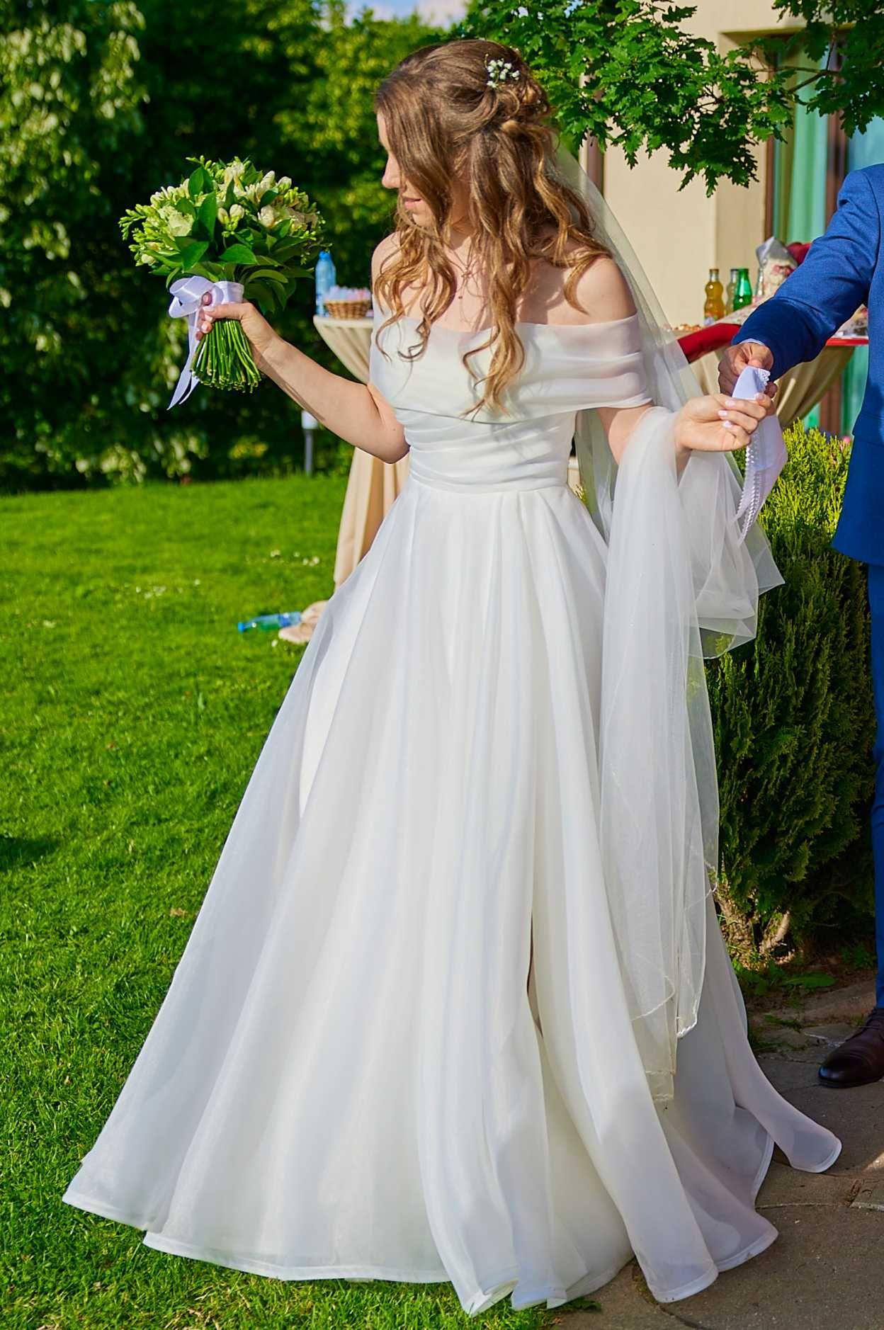 Сватбена рокля със сърцевидно деколте Lovely