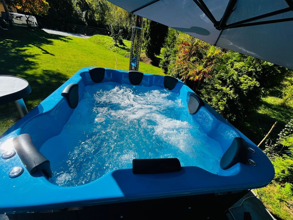 Închiriez ciubar cu jacuzzi