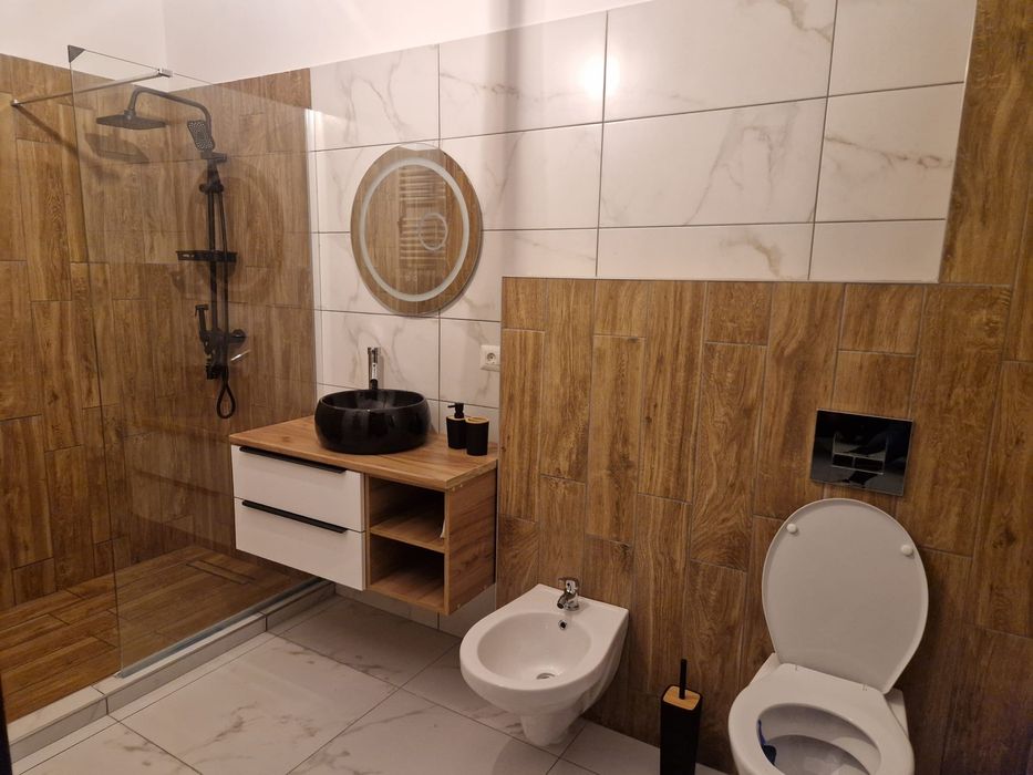 Cazare in regim hotelier (exclus escorte)