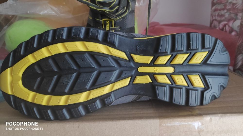 Încălțăminte de lucru