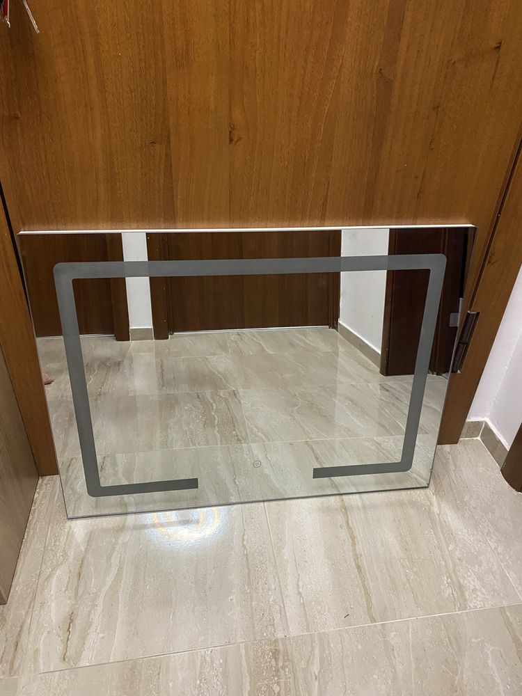 LED огледало с размери 60/80см.