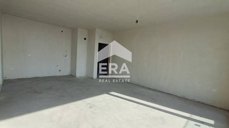 Продава се Тристаен апартамент в Варна, Левски - 110 кв.м за 2273 €/кв.м - Снимка #4